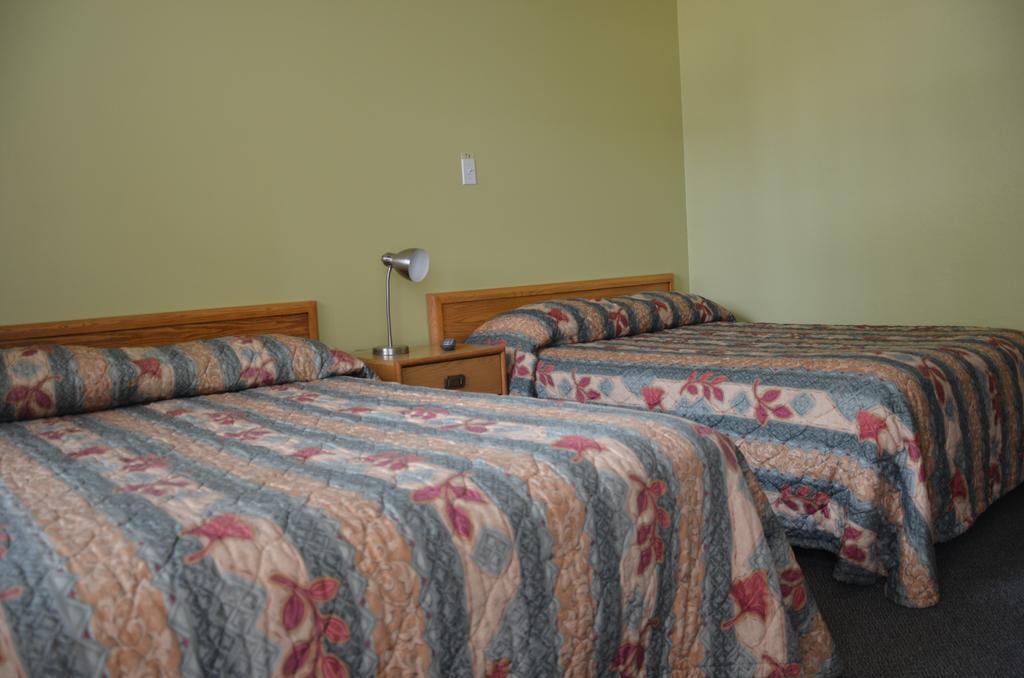 Coachman Inn Реджайна Номер фото